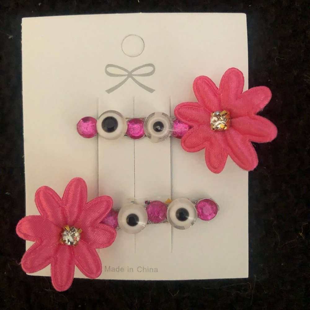 Flowers Hair Clips in Pink color